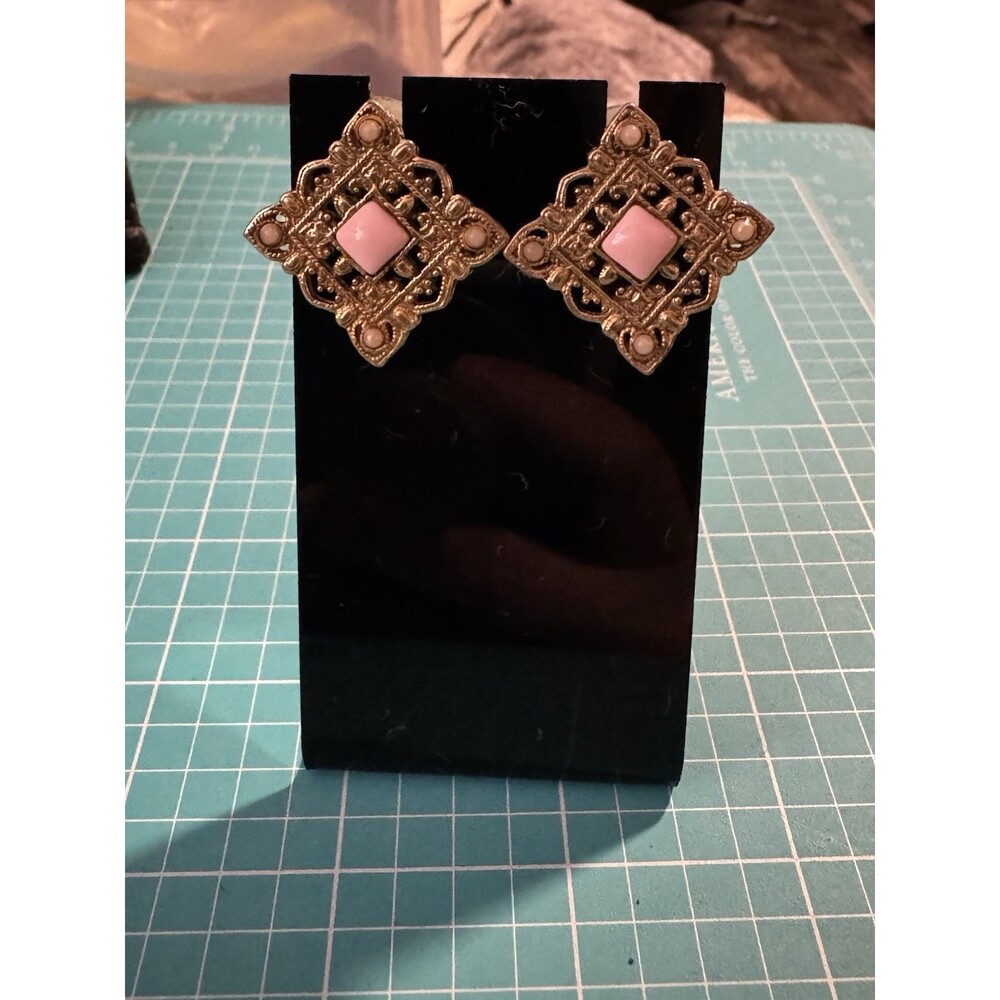 Vintage 1928 Gold Tone Diamond Shape Earrings Pink Main Stone With White Accents